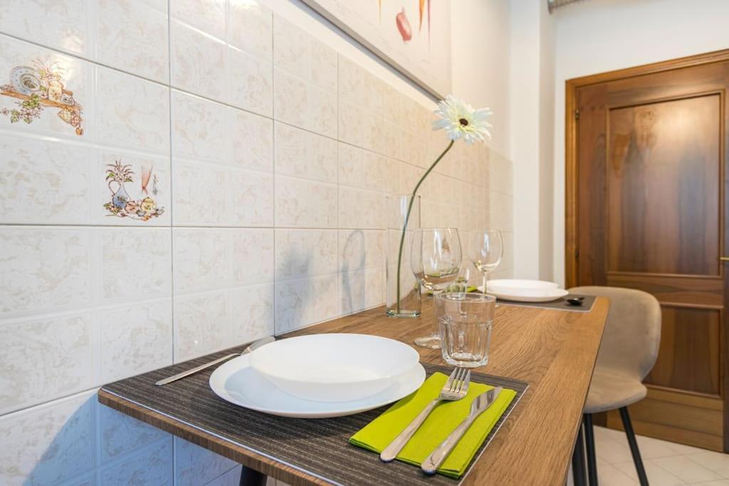 Famileisure Suites Near Policlinico & University Modène Extérieur photo