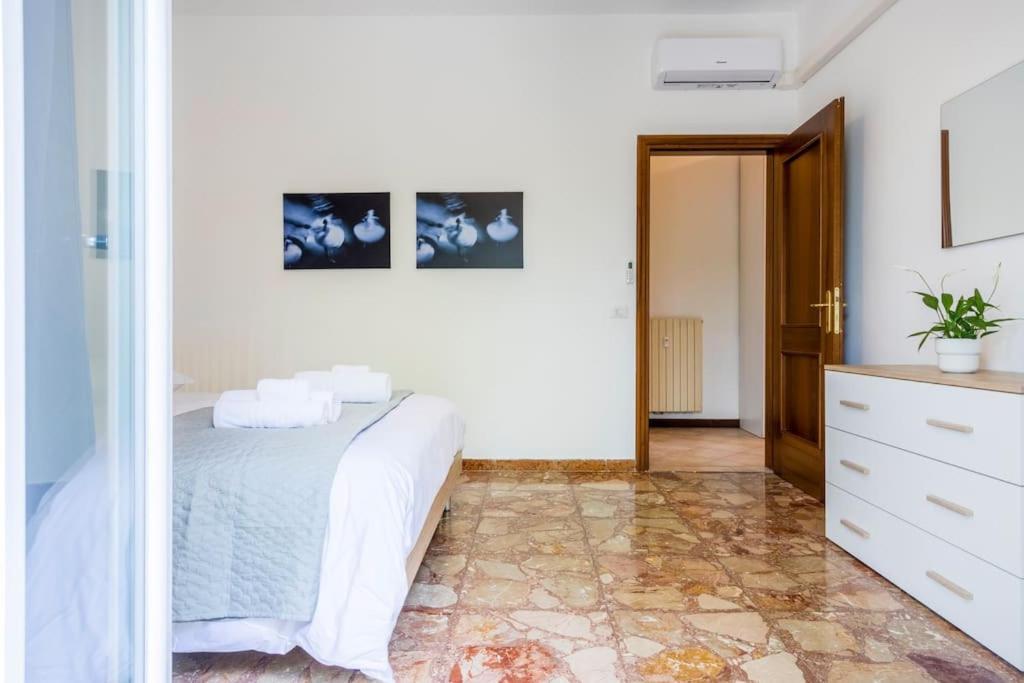 Famileisure Suites Near Policlinico & University Modène Extérieur photo