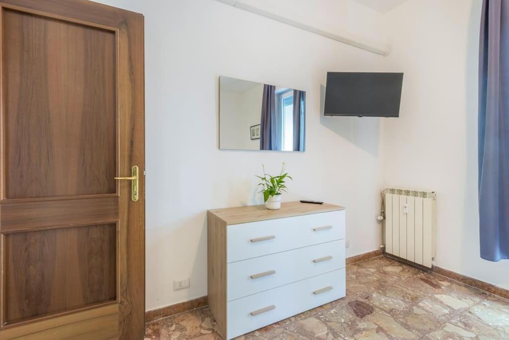 Famileisure Suites Near Policlinico & University Modène Extérieur photo